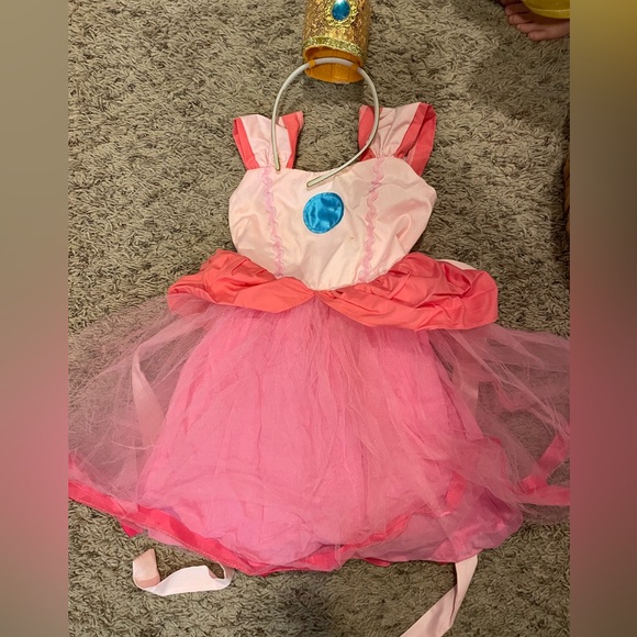 Princess peach costume 3t - Picture 1 of 3